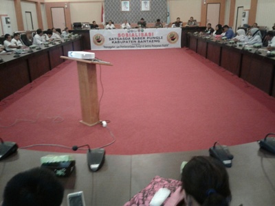 Sosialisasi Sapu bersi Pungutan Liar di ruang pola kantor Bupati Bantaeng. FOTO : SYAMSUDDIN