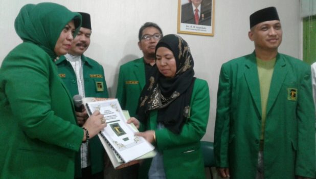 Andi Sugiarti MK Kembalikan Formulir Pendaftaran di DPW PPP