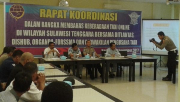 Pengusaha Angkutan,  Tolak Taxi Online Beropersai di Kendari