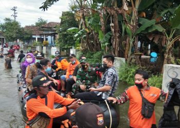 Dandim bersama Forkompinda tinjau lokasi banjir