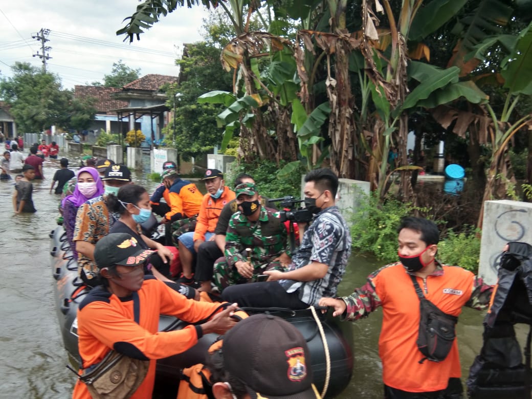 Dandim bersama Forkompinda tinjau lokasi banjir
