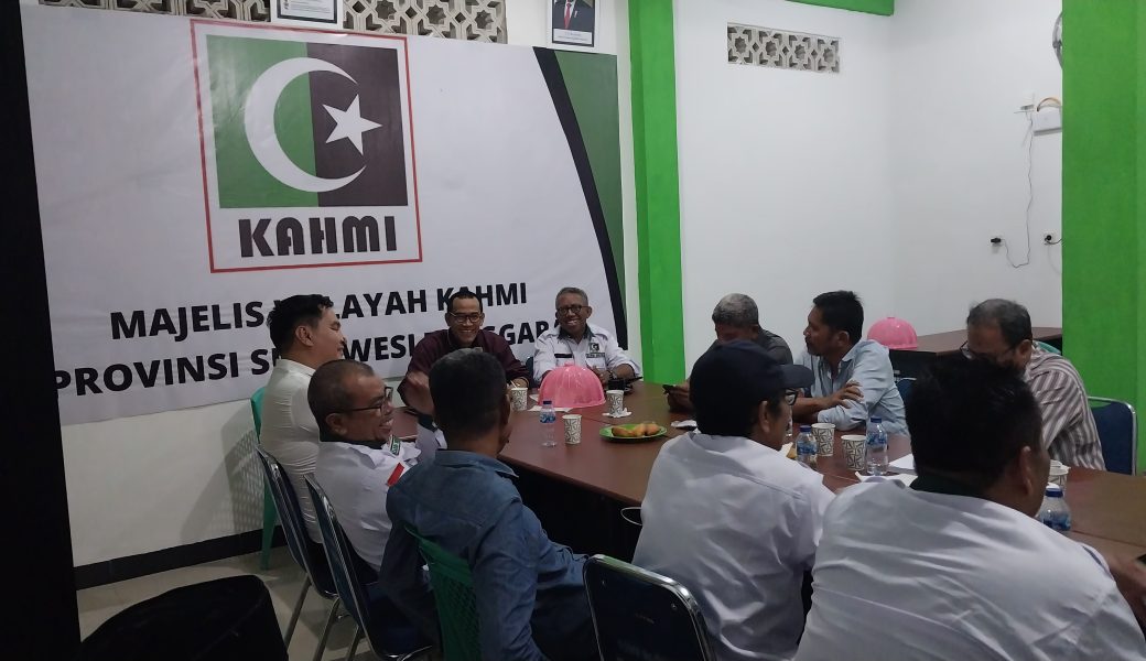 Pakar HTN Refly Harun Hadiri Diskusi KAHMI Sultra