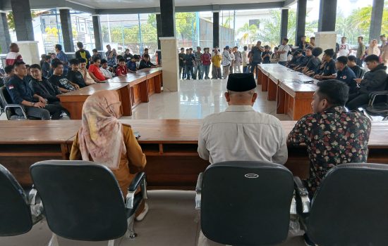 DPRD Keluarkan Rekomendasi Pencopotan Pj Bupati Busel dan Kadis Kominfo Sultra
