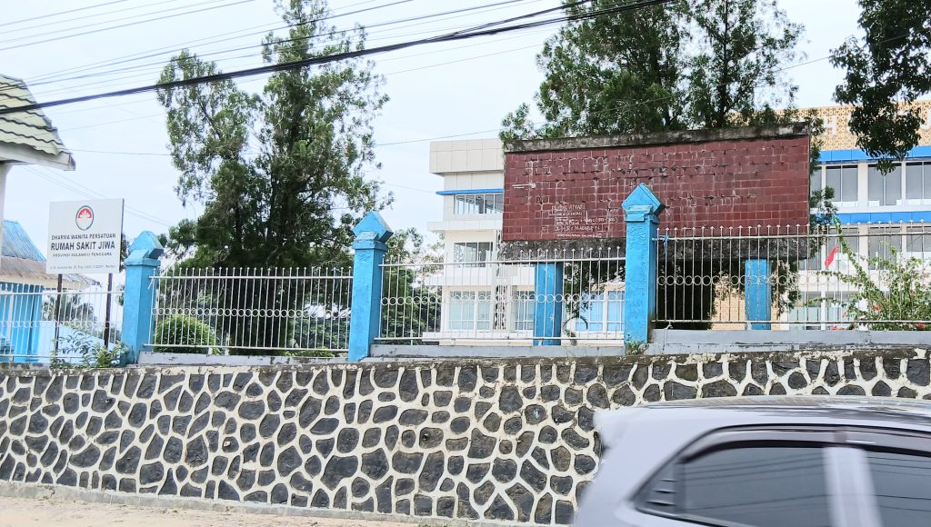 Menata Taman dan Halaman, RSJ Sultra Genjot PAD
