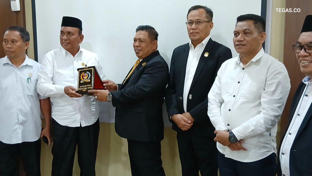 Anggota DPRD Tojo Una-Una Studi Banding di DPRD Sultra