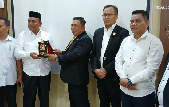 Anggota DPRD Tojo Una-Una Studi Banding di DPRD Sultra