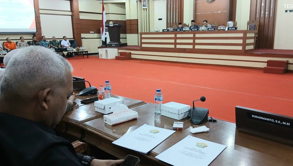 Gubernur Sultra Serahkan Rancangan Akhir RPJMD 2025-2029 ke DPRD