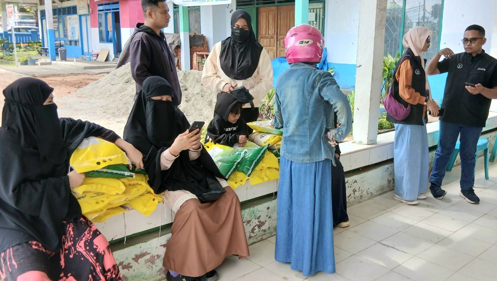 Kecamatan Puuwatu Gelar Operasi Pasar Beras Murah, Warga Antusias Sambut Bantuan