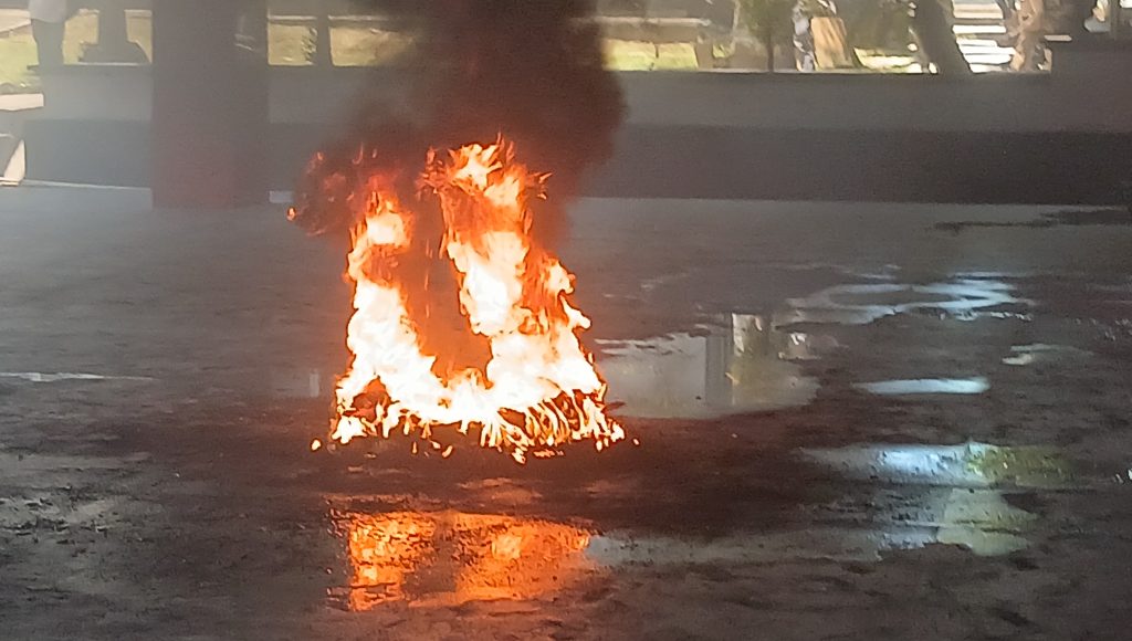 Demo di DPRD Sultra, Tuntut Penyelesaian Dugaan Eksploitasi PT Ramadhan Moramo Raya