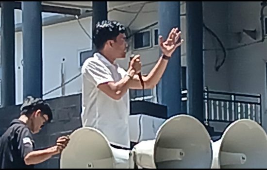 Demo di DPRD Sultra, Tuntut Penyelesaian Dugaan Eksploitasi PT Ramadhan Moramo Raya