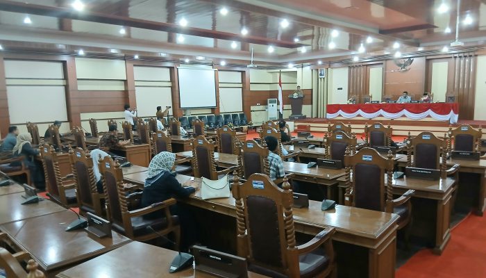Pimpin Paripurna, Freby Rifai: Pergantian Ketua Fraksi Sah, Pergantian Ketua DPRD Belum Kuorum