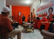 PDI Perjuangan Sultra Bagikan Ratusan Paket Sembako untuk Kaum Duafa di Bulan Ramadan