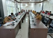 Ketua Komisi II DPRD Sultra Ajak Mahasiswa Bangga Jadi Anak Petani dan Nelayan dalam Forum RDP