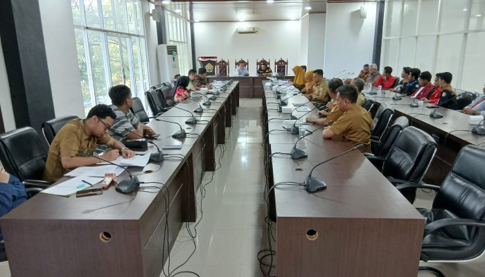 Ketua Komisi II DPRD Sultra Ajak Mahasiswa Bangga Jadi Anak Petani dan Nelayan dalam Forum RDP