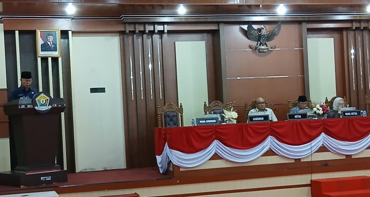 DPRD Sultra Gelar Rapat Paripurna Jawaban Gubernur Terkait Pandangan Umum Fraksi APBD 2025