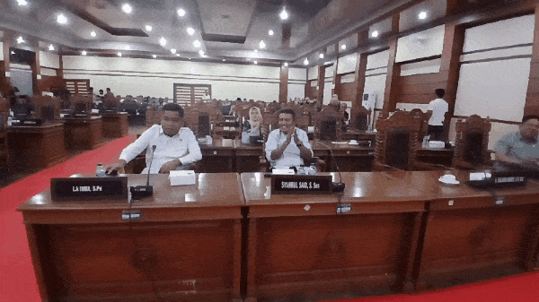 La Ode Tariala Pimpin Rapat Paripurna Penyerahan Dokumen serta Pidato Pengantar Gubernur APBD 2026