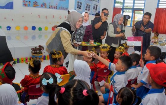 Bunda PAUD Kunjungi TK Negeri 1 Kendari