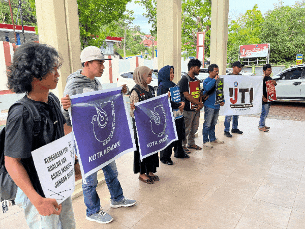Jurnalis di Kendari Bersatu Bela Tempo dan Tolak Pembungkaman Pers