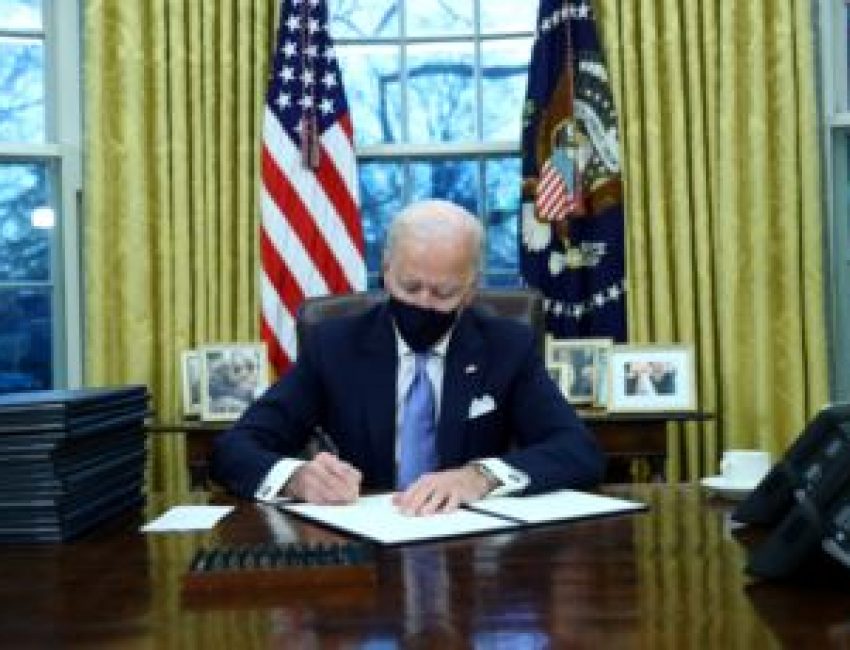 Presiden AS Joe Biden di Gedung Putih, Kamis (21/1).