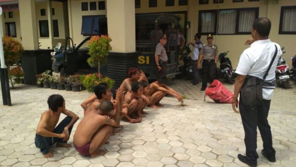 Diduga Meresahkan, 12 Anak Punk Digelandang di Polsek Mandonga
