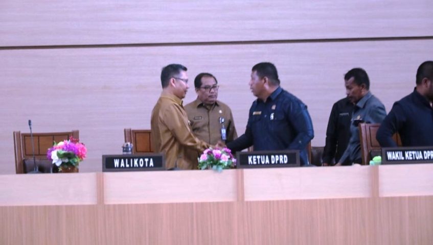 Penjelasan Wali Kota Kendari mengenai Lima Raperda