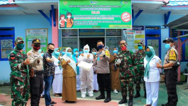 Relawan Covid-19 Baubau Salurkan Bantuan APD ke-17 Puskesmas