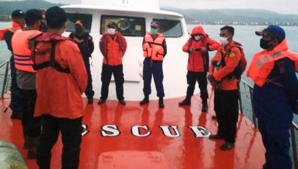 Lima Pemancing di Kolaka Tenggelam Usai Dihantam Ombak 1,5 Meter