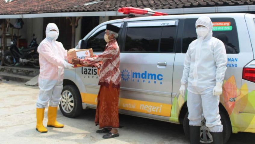 LAZISMU dan MCCC Jepara Bantu Keluarga Pasien Covid -19