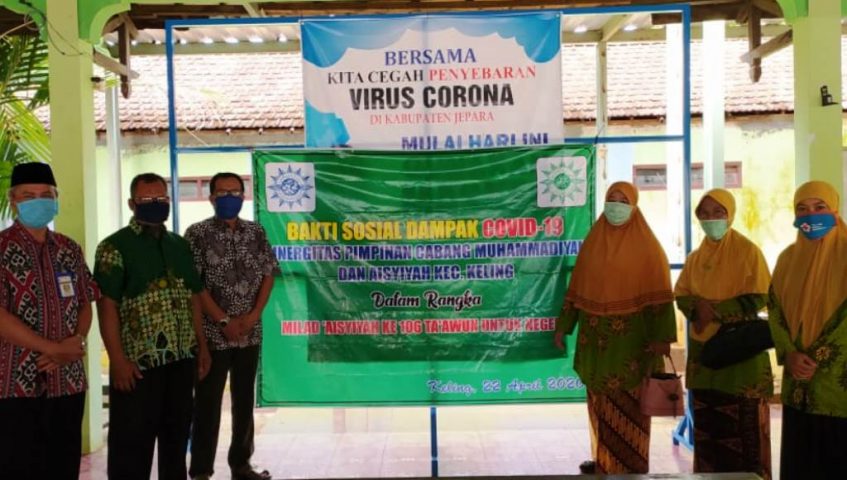Rangkaian Milad Aisyiyah, PCA Keling Bagikan Bantuan ke Warga