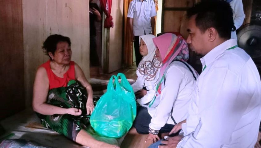 Yayasan AMM Kolut Beri Bantuan Sembako ke Lansia