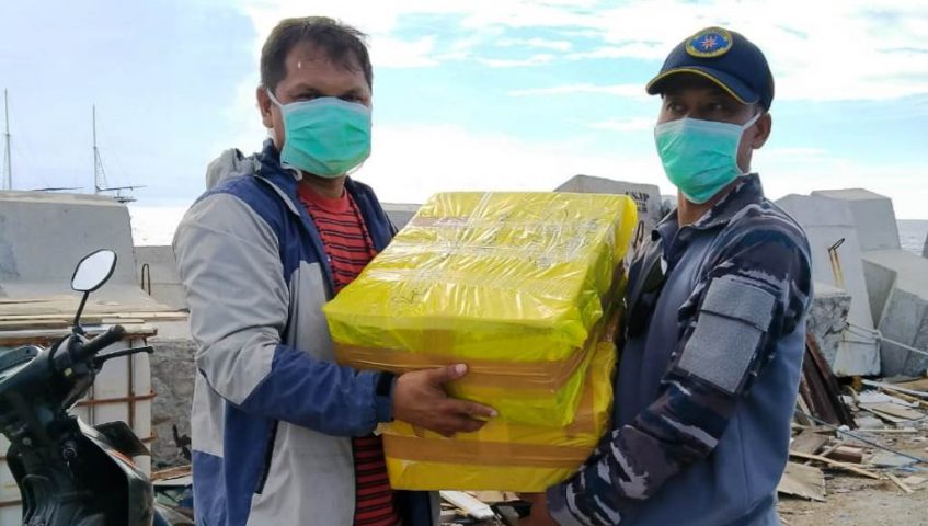 Tempuh Ratusan Kilometer, Kopral Dian Antar Masker ke Pejuang Covid-19 di Sulsel