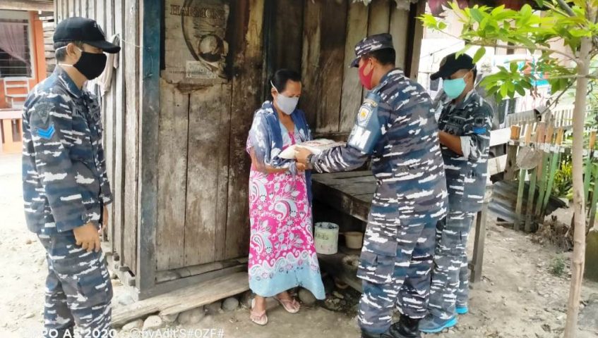 Masyarakat Pesisir Dapat Bantuan Sembako dari Posal Parimo