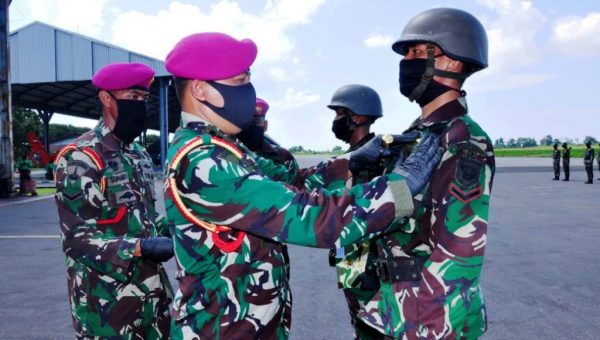 Dankolatmar Resmi Tutup Kursus Regu Pandu Tempur Korps Marinir 2020