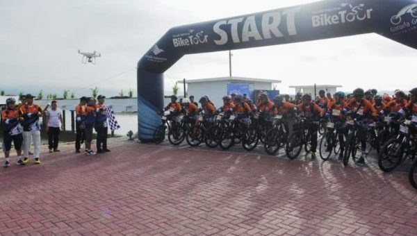 Wali Kota Kendari Sulkarnain Buka Gowes “Tour de Moramo”