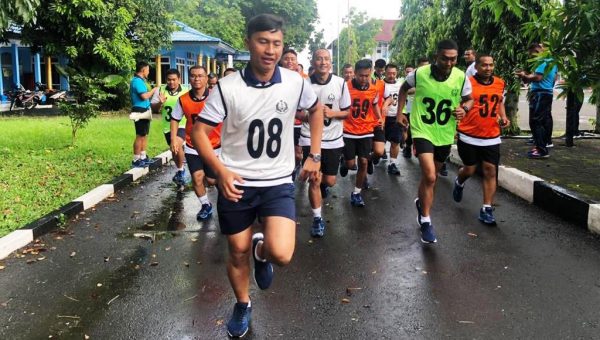 Perjuangan Prajurit KRI Fatahillah yang Tetap Laksanakan Tes Samapta