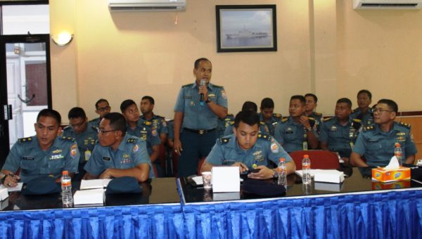 Aslog Pangarmada II Berikan Pembinaan Teknis Perwira Korps Teknik
