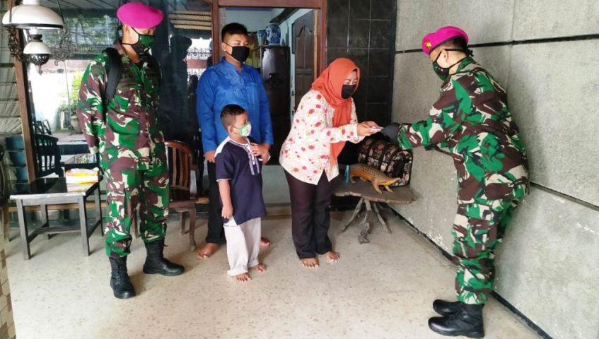 Komandan Menbanpur 2 Marinir Beri Tali Asih Anak Yatim Marinir