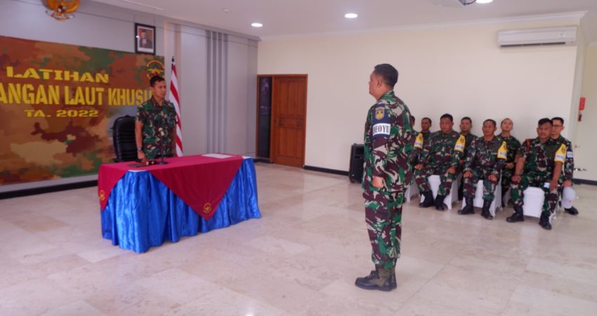 Latihan Peperangan Laut Khusus Resmi Dibuka Komandan Puskopaska