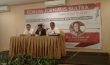 Direktorat Jendral Pembangunan Sarana dan Pemberdayaan Masyarakat Kementrian Desa PDT,dan Transmihrasi, Dr. Gulan, AP, Msi didampingi M. Jufri Rahim dan kadis Perhubungan Prov. Sultra H. Hado Hasina di salah satu hotel di Kendari. FOTO : ODEK