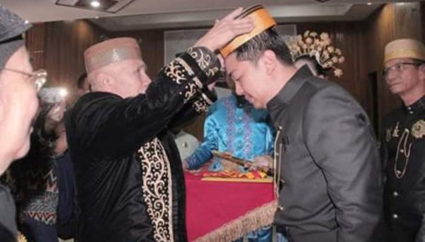 ADP Dianugerahi Gelar Bangsawan Muda Pemimpin Negeri Kendari