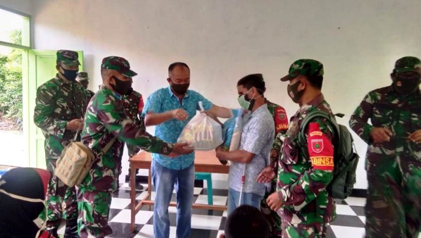 Penyandang Disabilitas Dapat Bantuan Paket Sembako Dandim Kendari