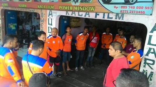 Team SERI Sukoharjo yang akan diberangkatkan ke bencana tanah longsor di Kabupaten Ponorogo. FOTO : AGUNG NUGROHO