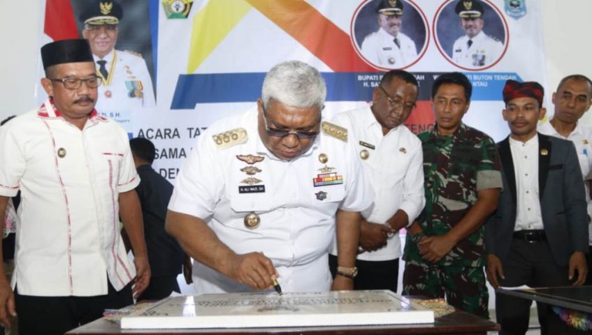 Kunker di Buteng, Gubernur Resmikan Pintu Gerbang dan Gedung Kesenian