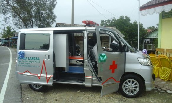 Kades Kuala Langsa Launching Mobil Ambulance 