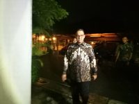 Gubernur DKI terpilih Anies Baswedan saat berkunjung di kediaman Gubernur DIY Sri Sultran Hamengkubuwono X di DIY. FOTO : NADHIR ATTAMIMI