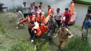 Anak Terseret Arus Sungai, Ini Kata Ibu Bapaknya