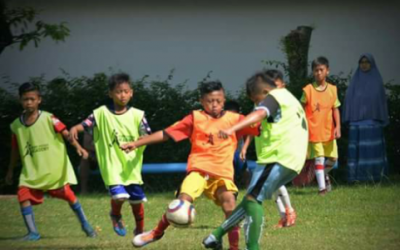 Anak usia 12 Tahun sementara mengikutui pelatihan sepak Bola untuk menjadi pemain elite -12. FOTO : ASL