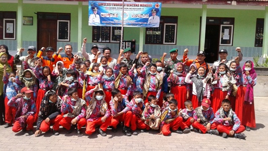 Peserta Simulasi dan Sosialisasi Evakuasi Tanggap Bencana mandiri FOTO : ASL