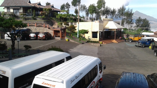 Hotel dan Cotage di di lokasi wisata bromo di penuhi pengunjung di libur panjang ini.  FOTO : ASL