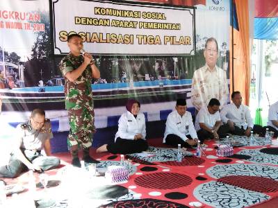 Komandan Kodim 0820/Probolinggo Letnan Kolonel Inf Hendy Yustian Danang Suta.S.IP saat menyampaikan pentingnya menjari aspirasi masyarakat. FOTO : ASL